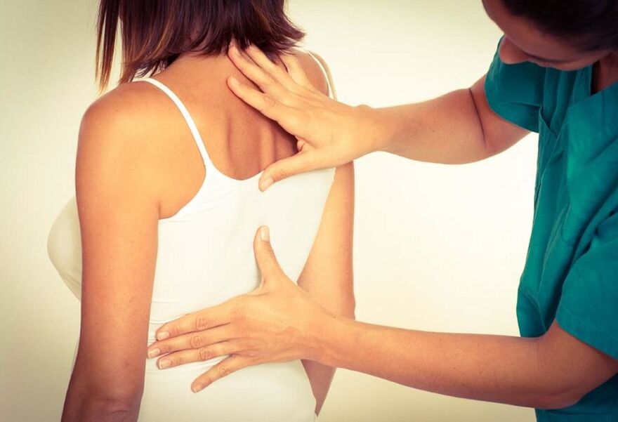 examination by a specialist for thoracic osteochondrosis